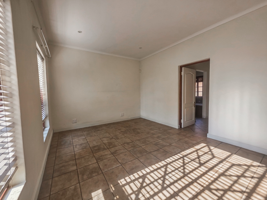 To Let 3 Bedroom Property for Rent in Meerhof North West